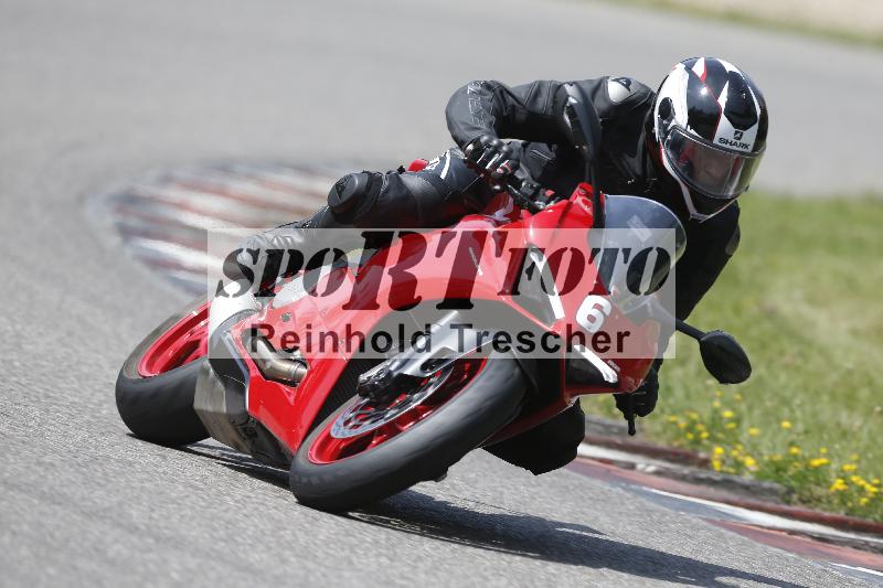 /Archiv-2025/27 12.06.2025 Ducati Schweiz Trackday Warmup  ADR/blau-bleu/6